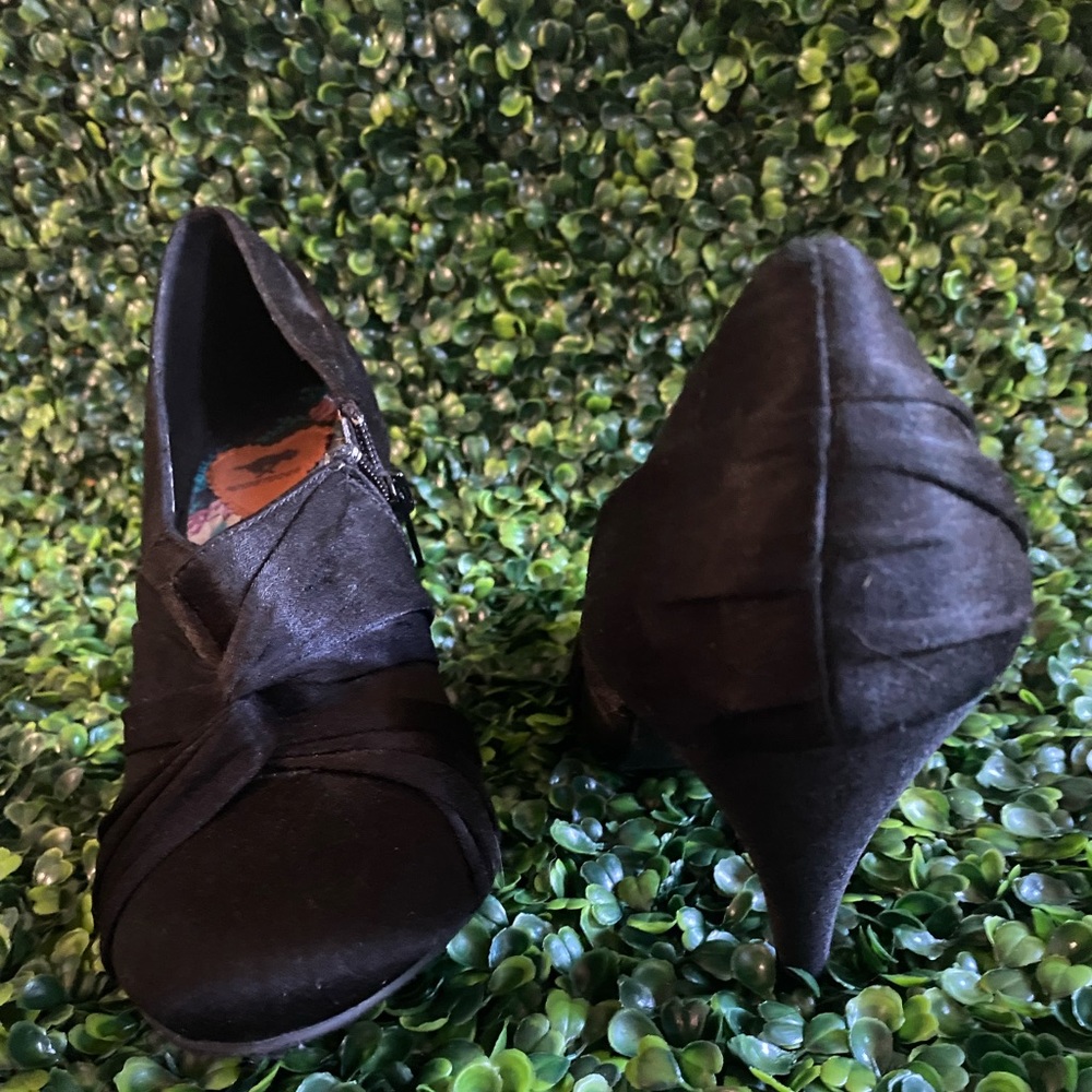 Worn short heel